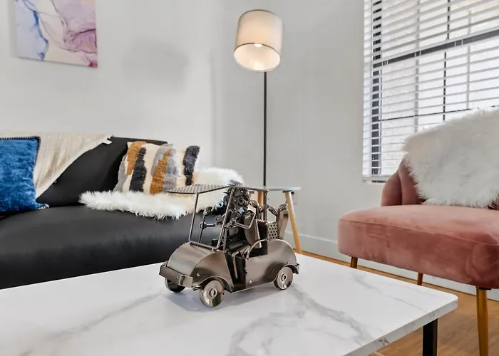 Cozysuites At *