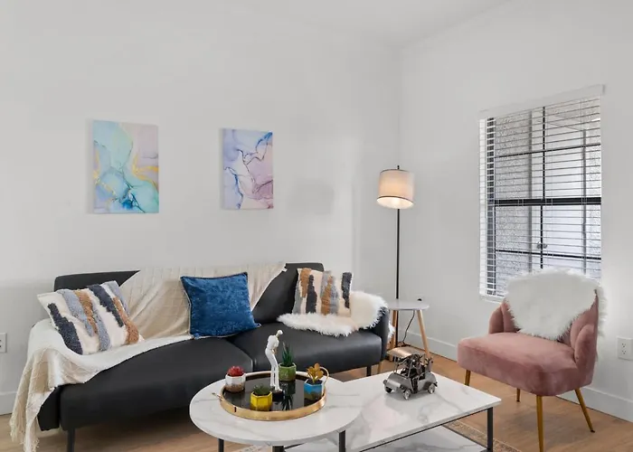 Cozysuites At Apartment *