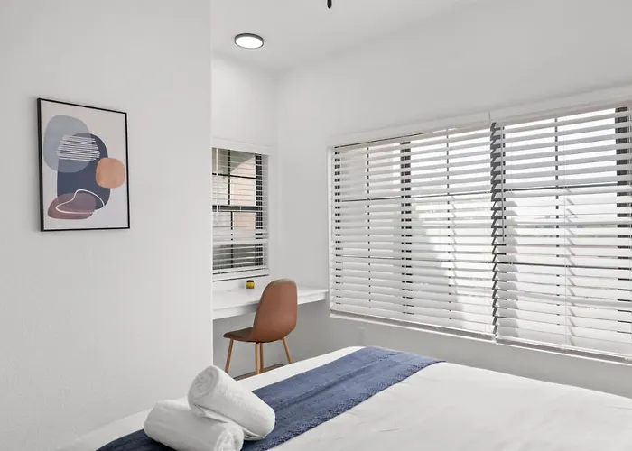Cozysuites At Apartment *