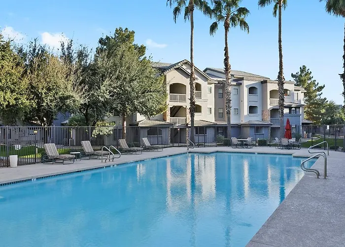 Cozysuites At * Chandler