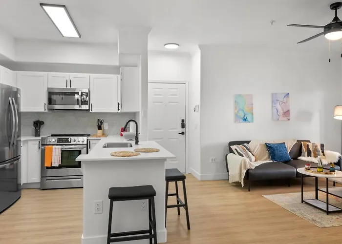 Cozysuites At Apartment