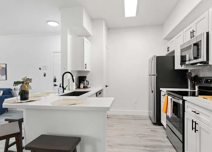 Cozysuites At Apartment *