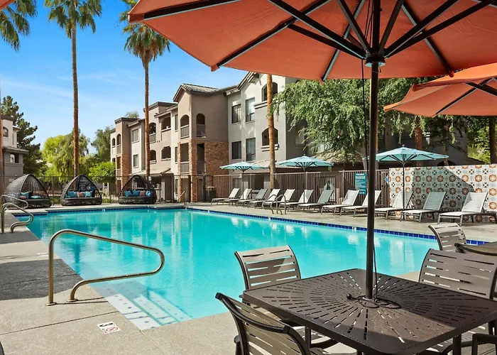 Cozysuites At * Chandler