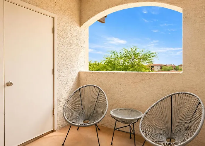 Cozysuites At * Chandler