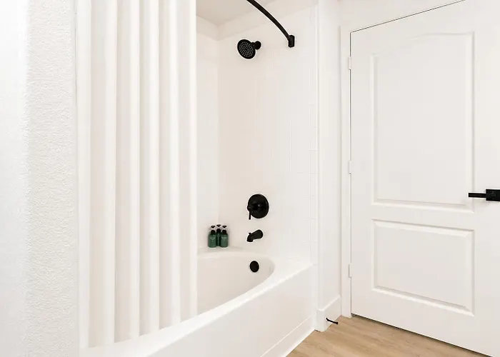 Cozysuites At *