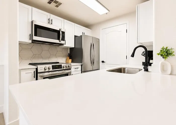 Cozysuites At * Chandler